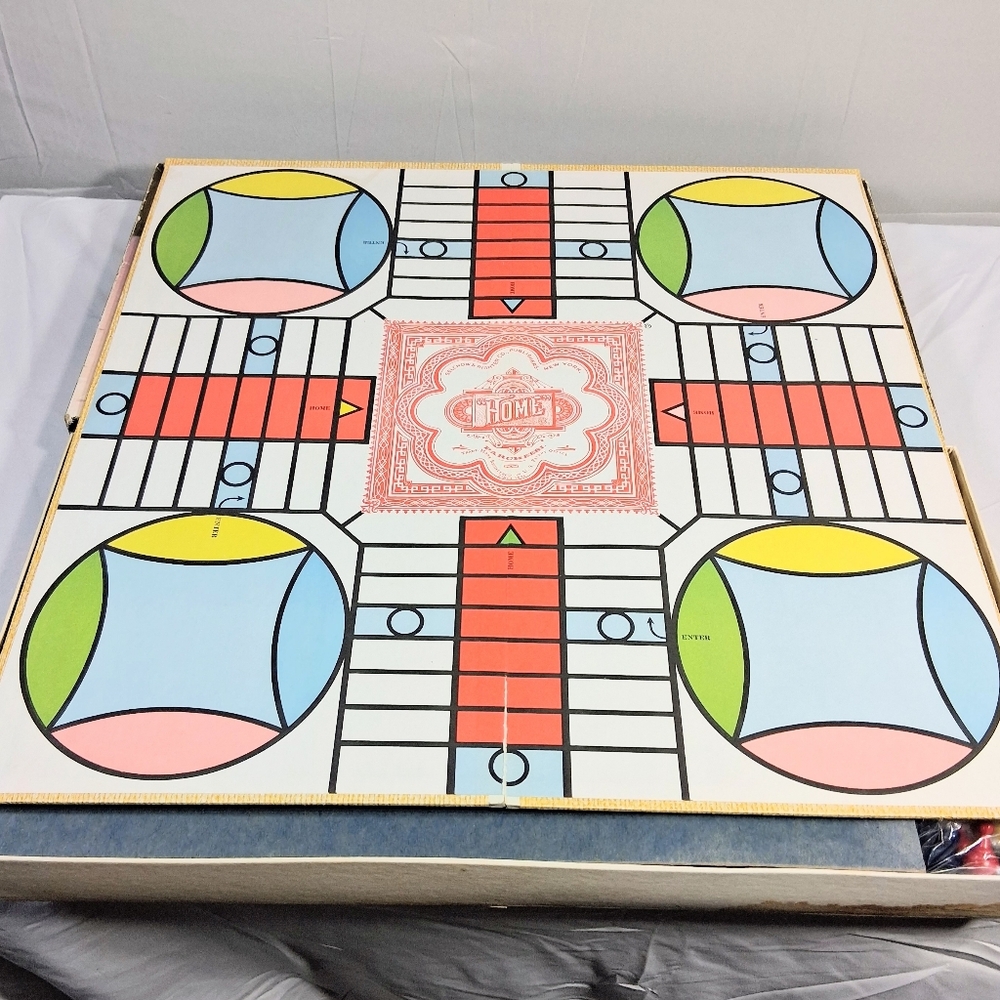 1982 Parcheesi Vintage Complete Deluxe Edition Game/Set - Picture 2 of 11